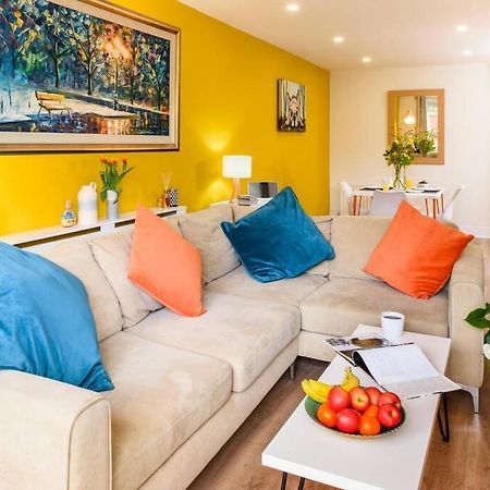 Luxury City Apartment Underground Parking 5* Белфаст Экстерьер фото